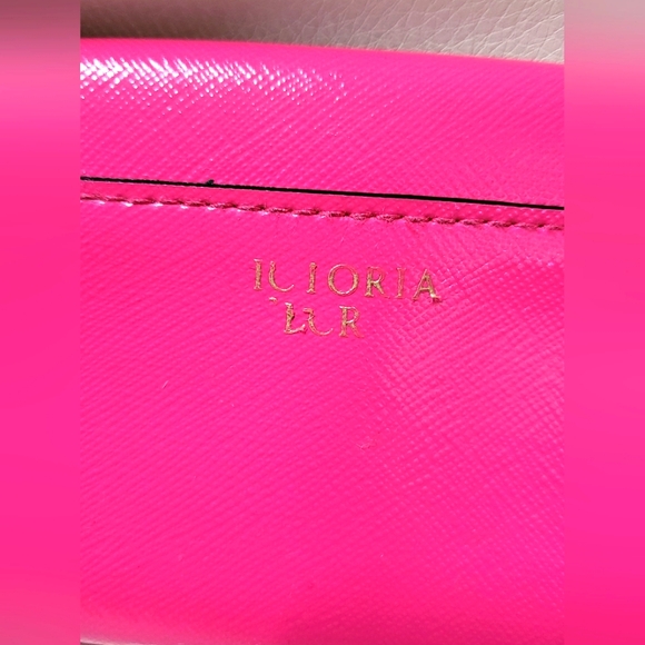 Victoria's Secret Pink Pineapple Gold Chain Envelope Wallet - Picture 2 of 10